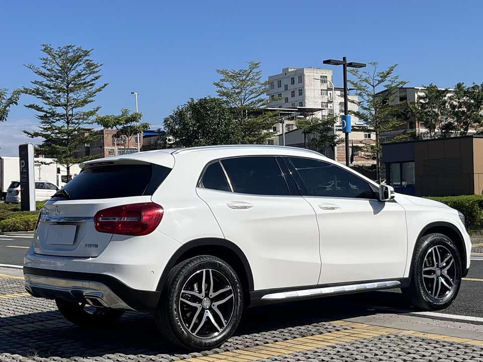 Mercedes-Benz GLA