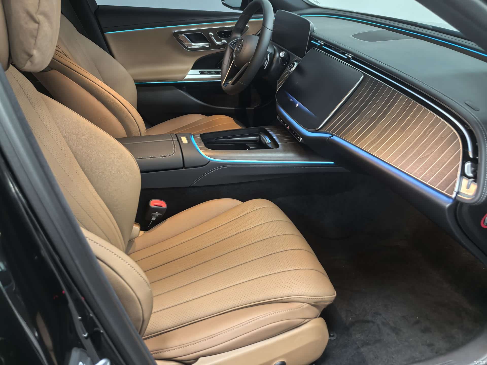 Mercedes-Benz E-Class, 2025 8