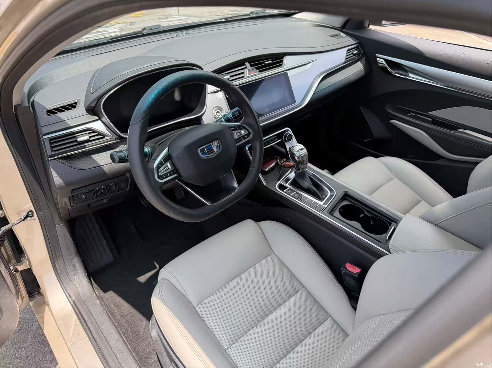 Geely Binray, 2019 7