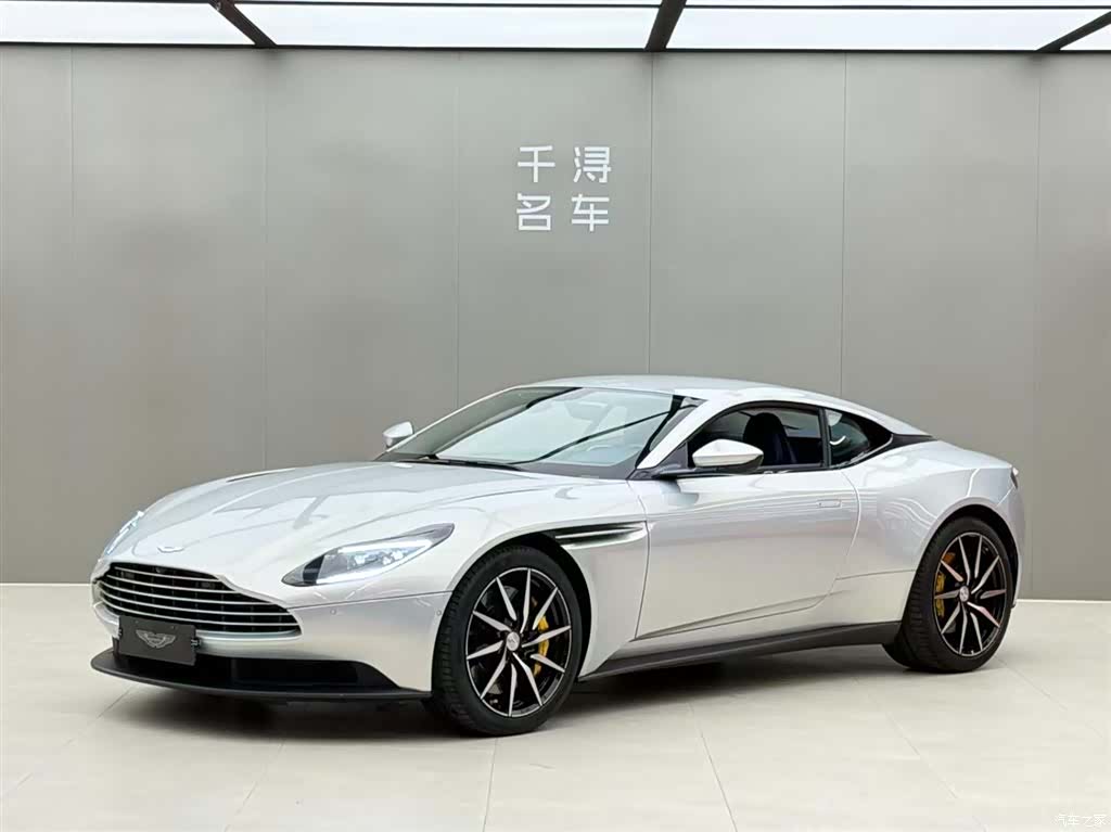 Aston Martin DB11
