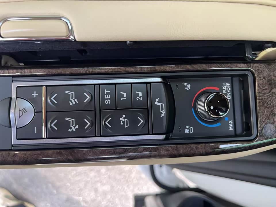 Toyota Elfa