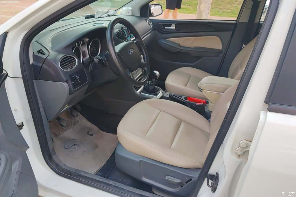 Ford Focus, 2014 9