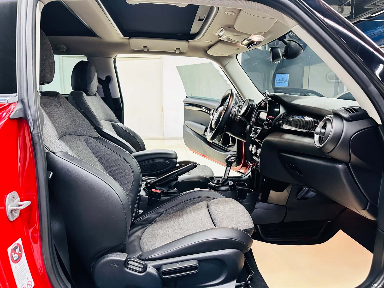 Mini Cooper, 2015 17