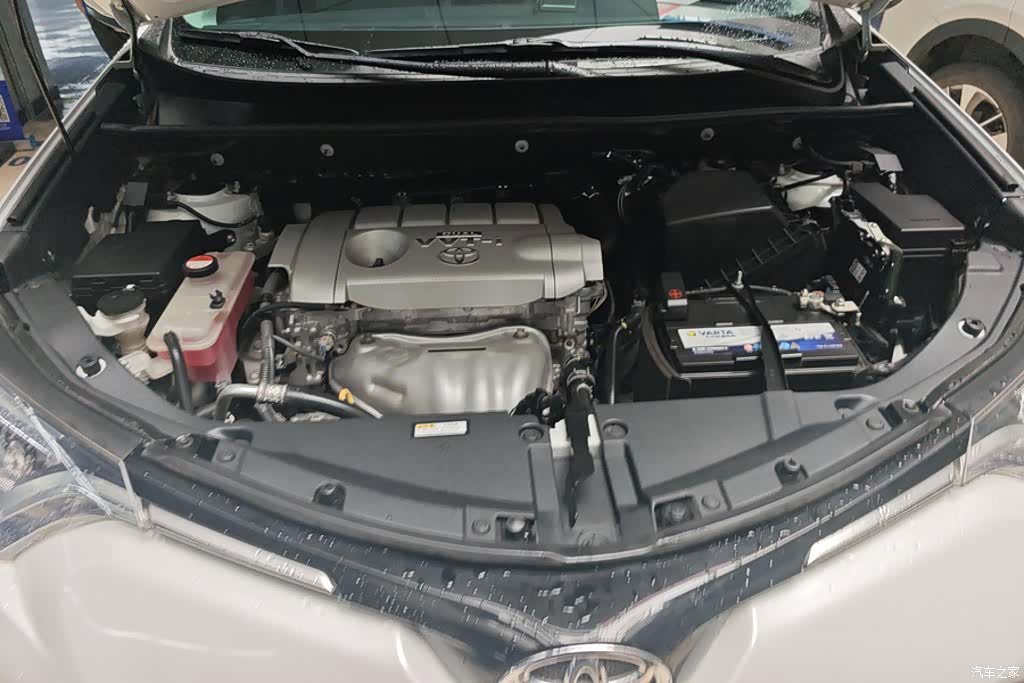 Toyota RAV4, 2017 10