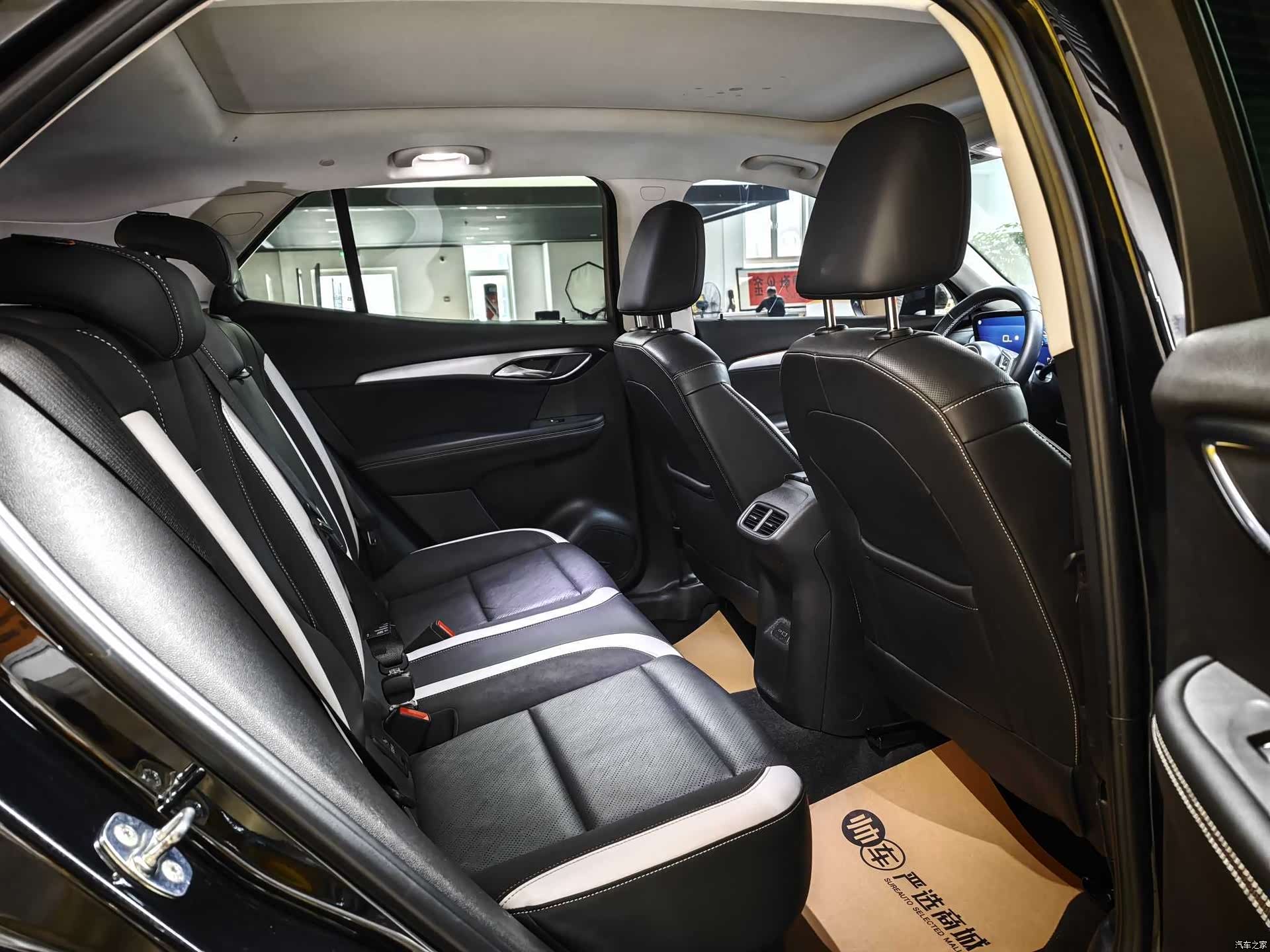 Buick Envision, 2024 11