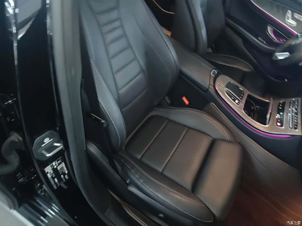 Mercedes-Benz E-Class, 2022 25