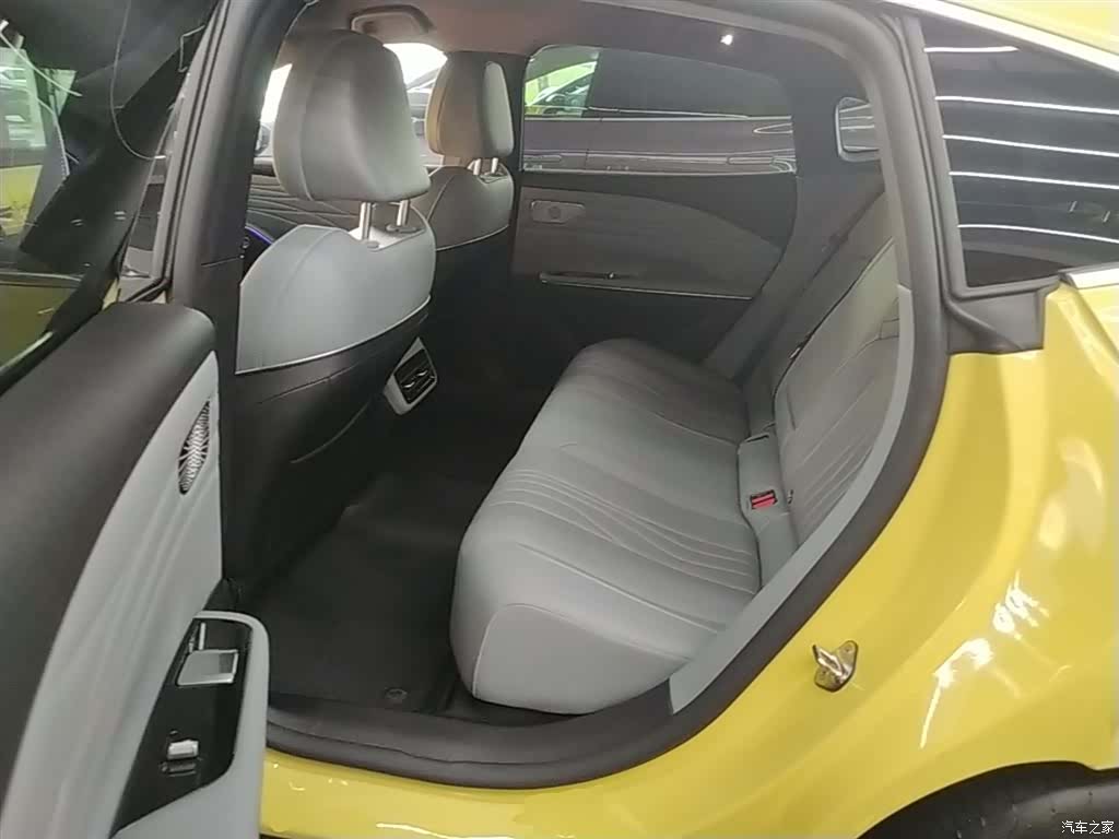 Geely E8, 2024 17