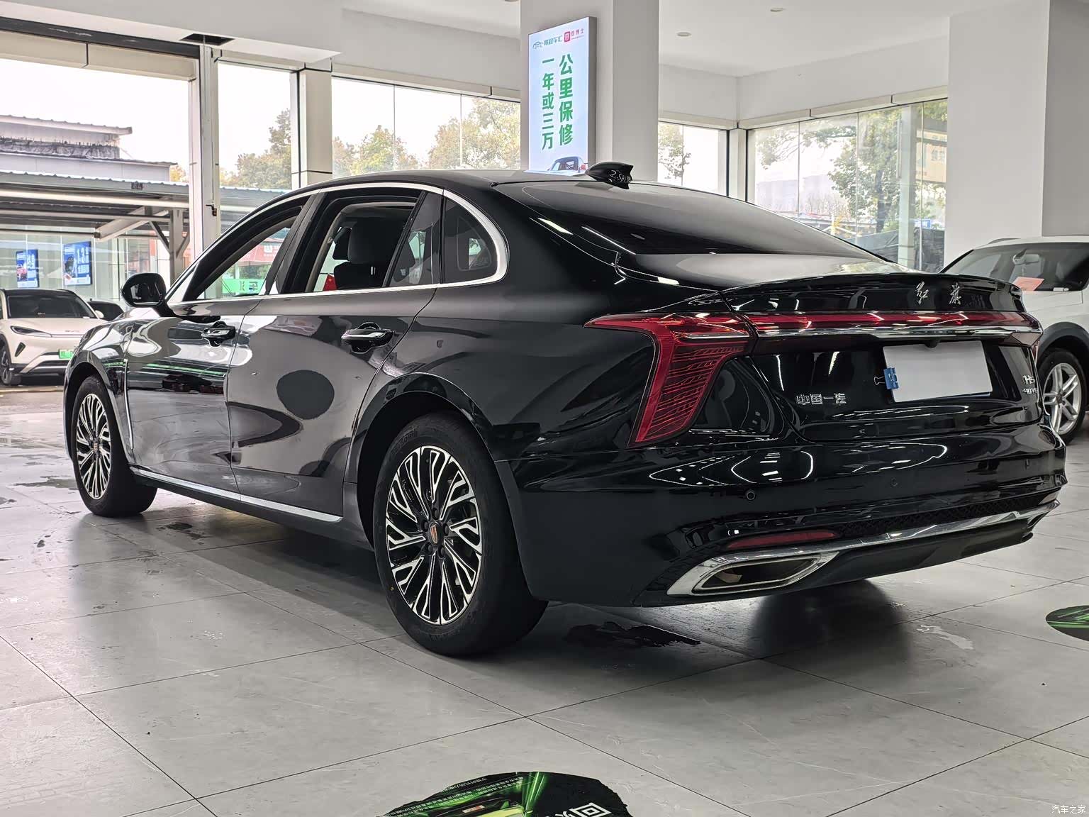 Hongqi H5, 2025 9