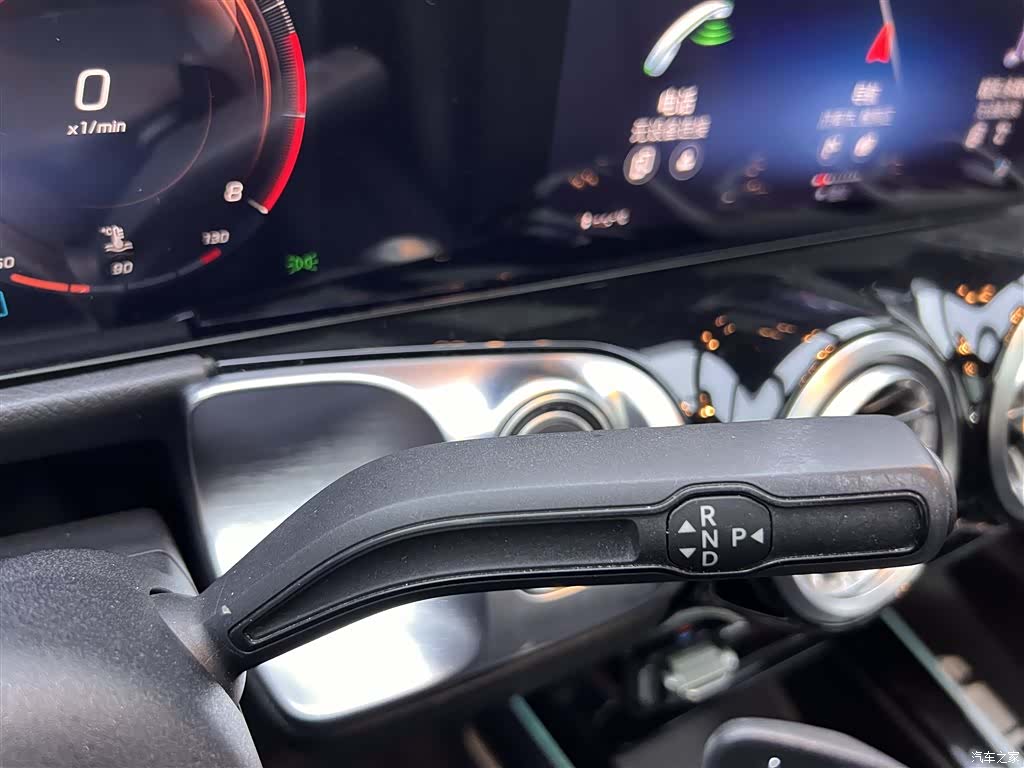 Mercedes-Benz GLB, 2021 23