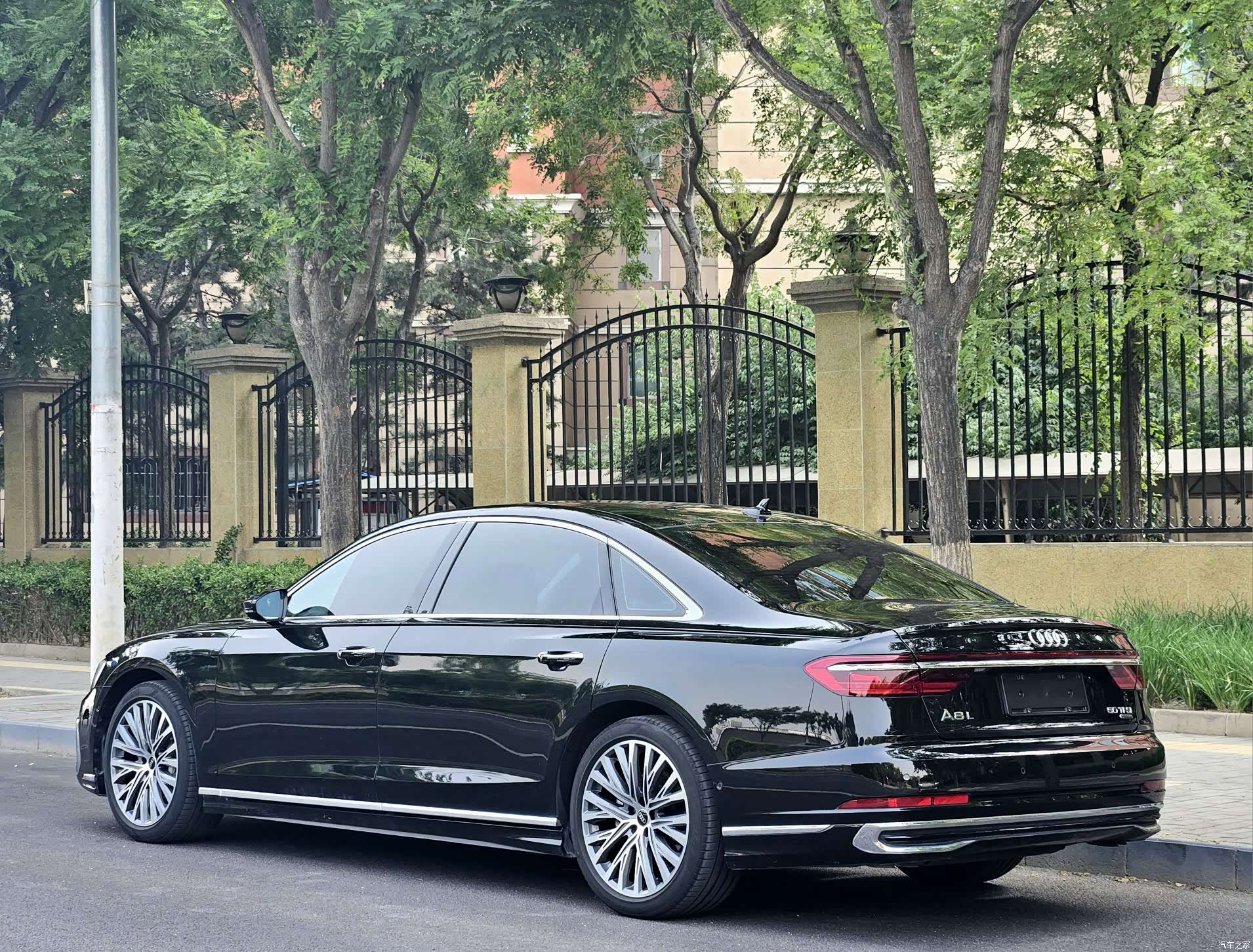 Audi A8L, 2023 3