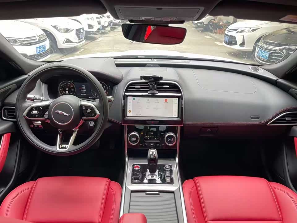 Jaguar XEL Jaguar XEL