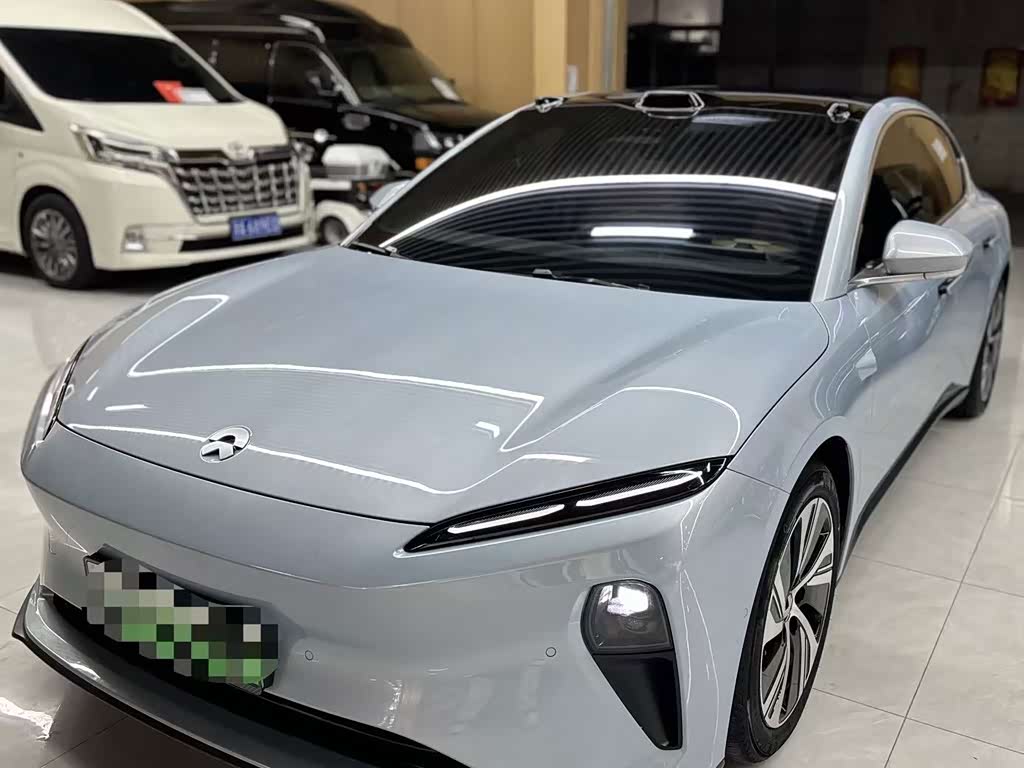 NIO ET5