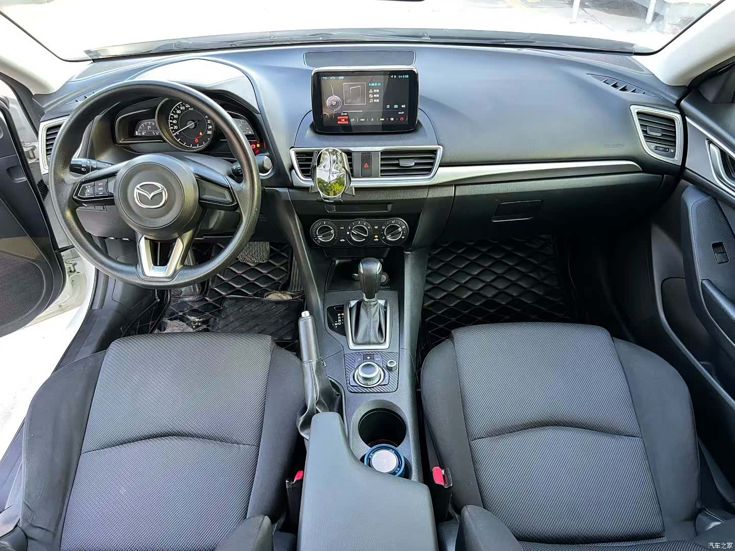Mazda Mazda3, 2017 все фото