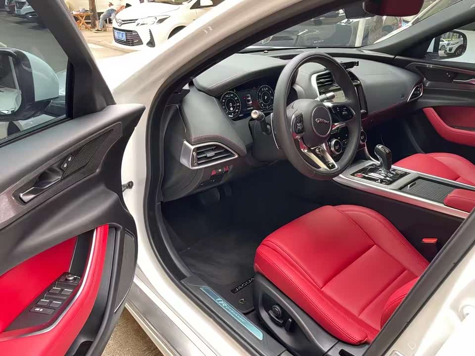 Jaguar XEL Jaguar XEL