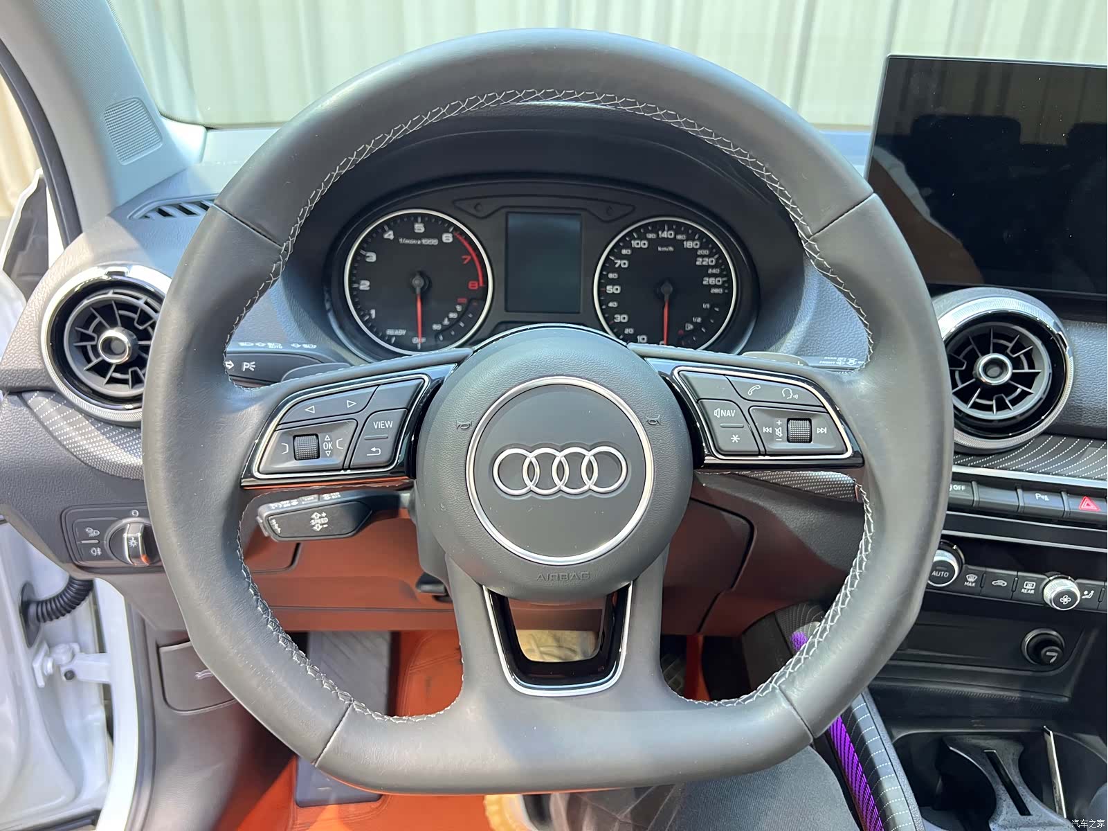 Audi Q2L, 2022 15
