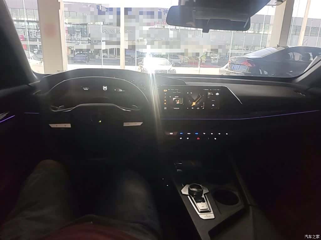 Changan UNI-V, 2025 10