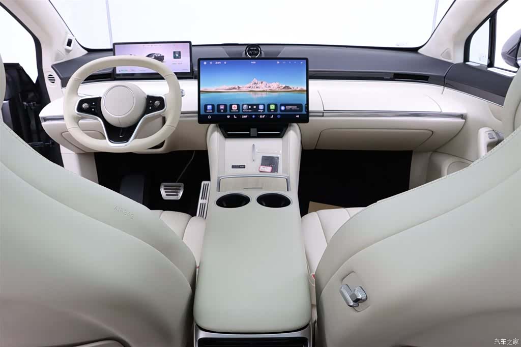 Luxeed R7, 2025 23
