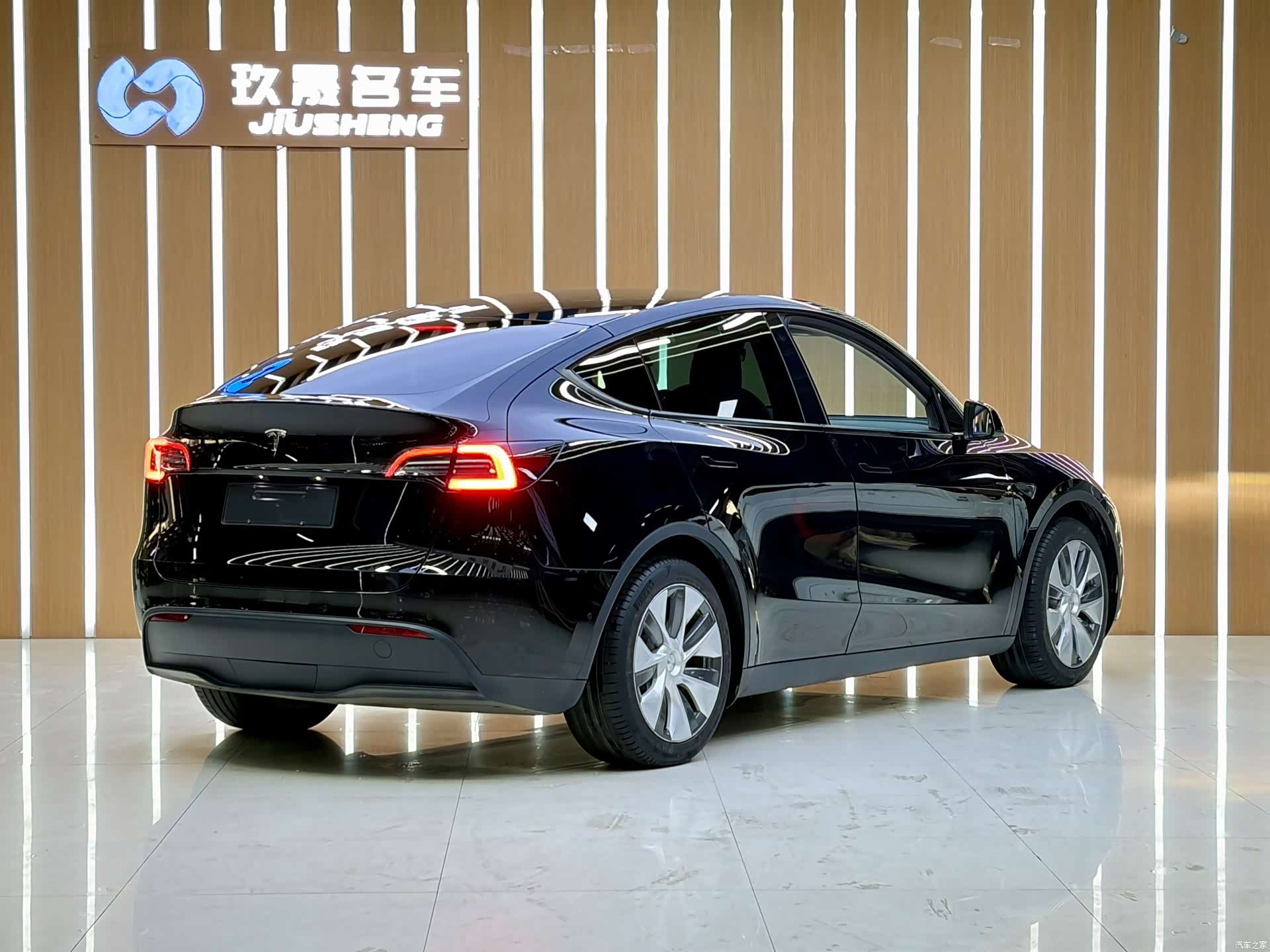 Tesla Model Y, 2022 21