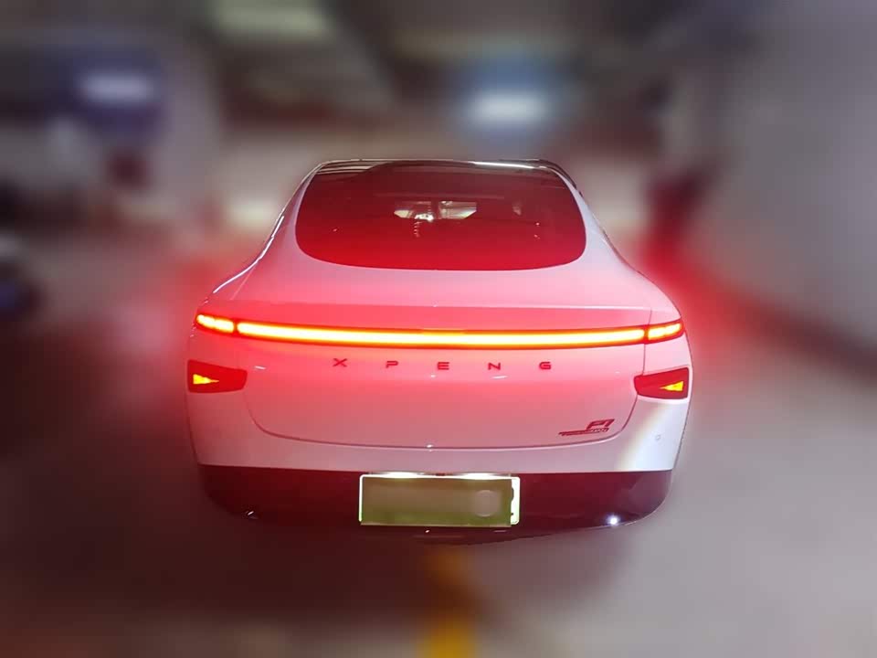 XPENG P7