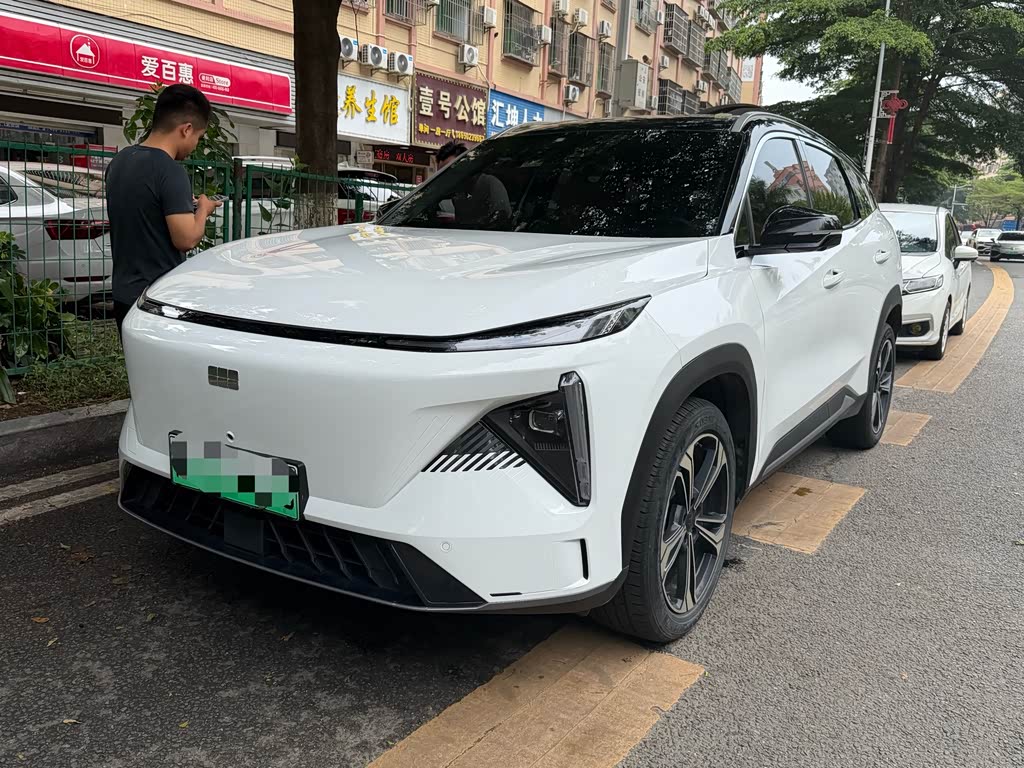 Geely Galaxy L7