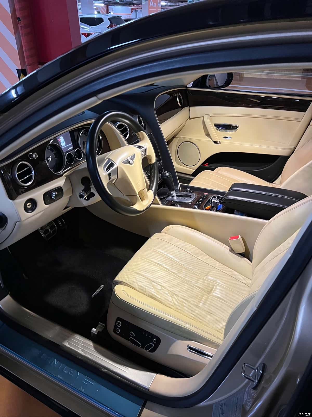 Bentley Flying Spur, 2014 7