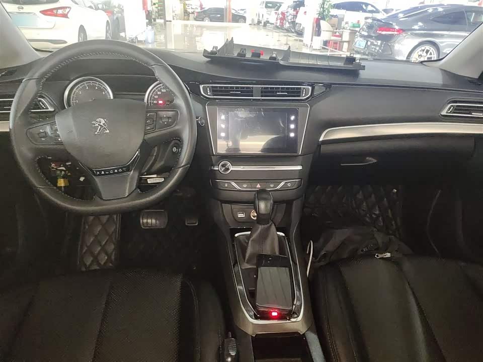 Peugeot 408