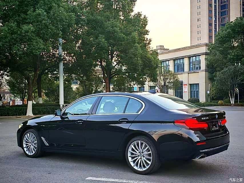 BMW 5 Series, 2026 7