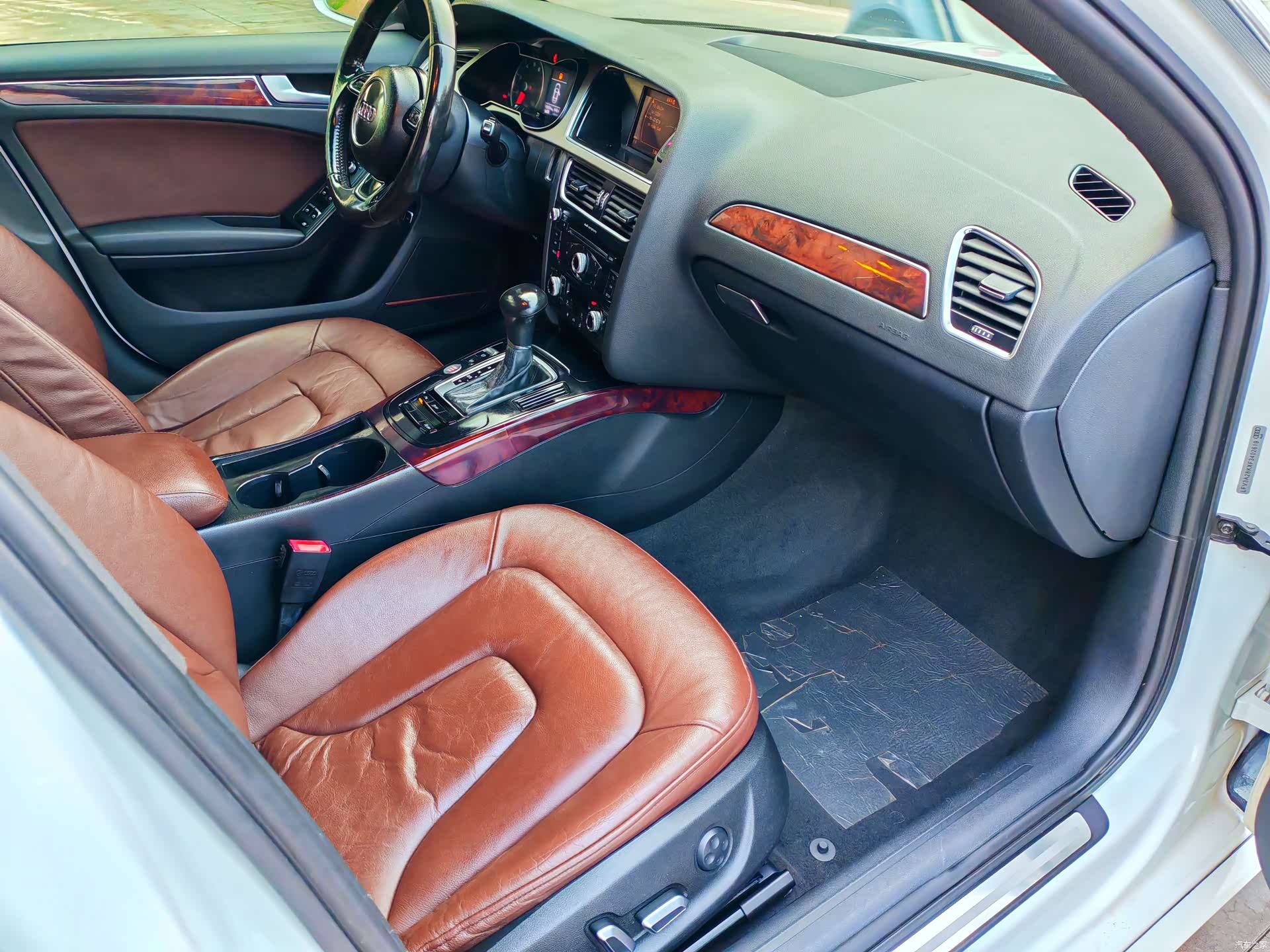 Audi A4L, 2015 11