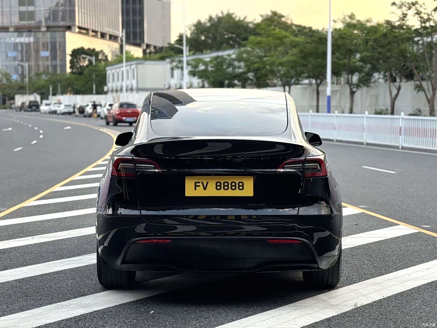 Tesla Model Y, 2023 7