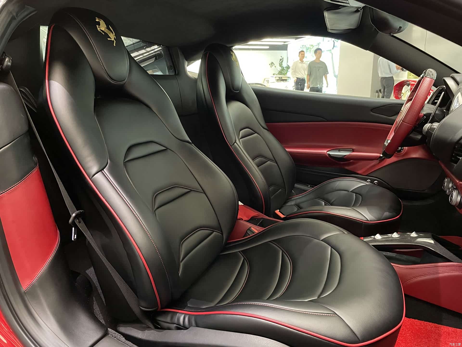 Ferrari 488, 2016 11