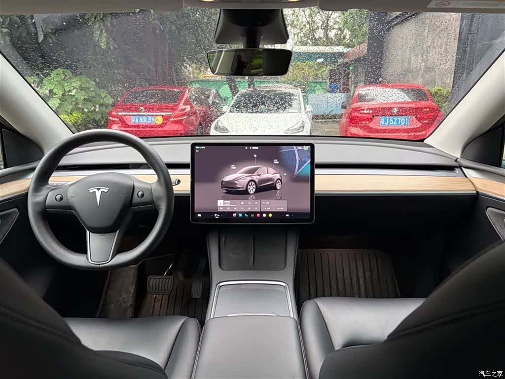 Tesla Model Y, 2022 3