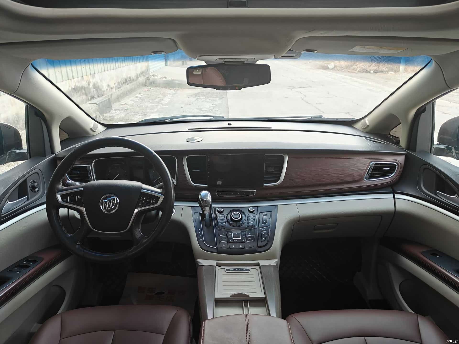 Buick GL8, 2015 7