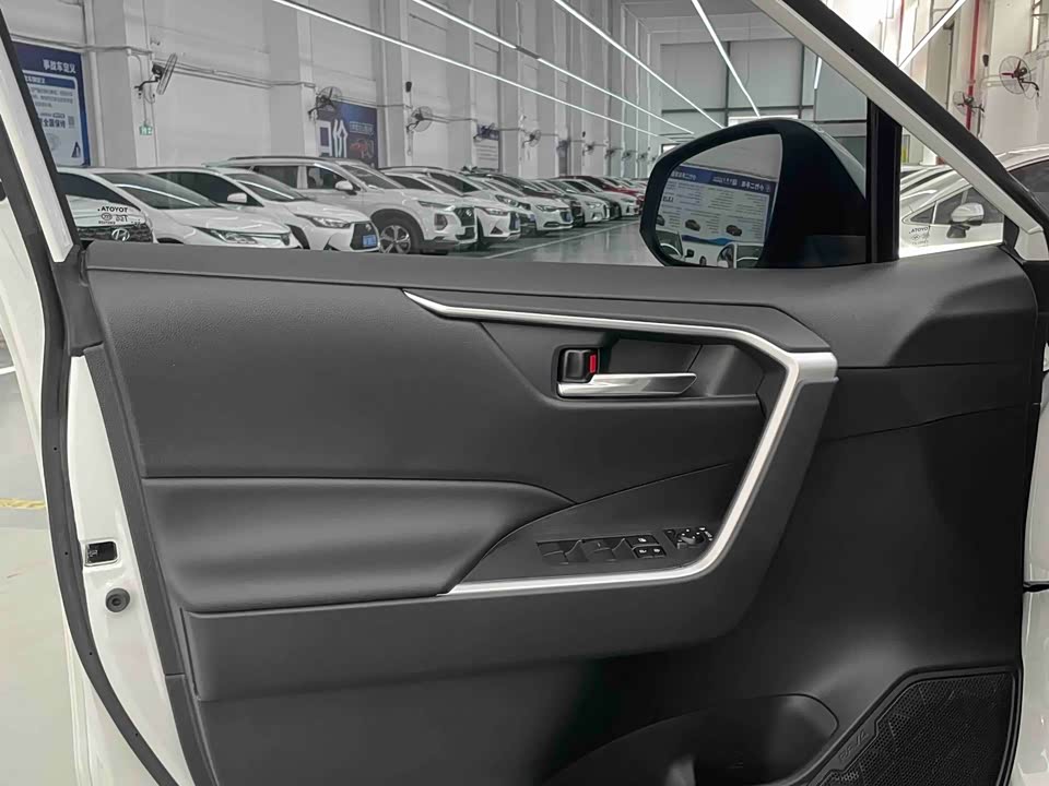 Toyota RAV4 Rongfang