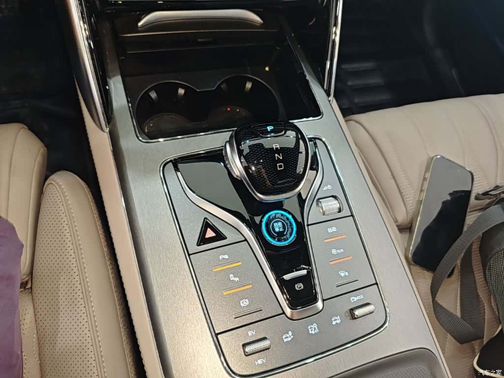 BYD Tang, 2023 14