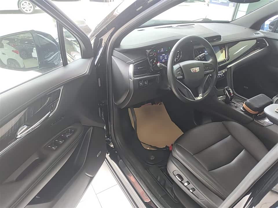Cadillac XT6