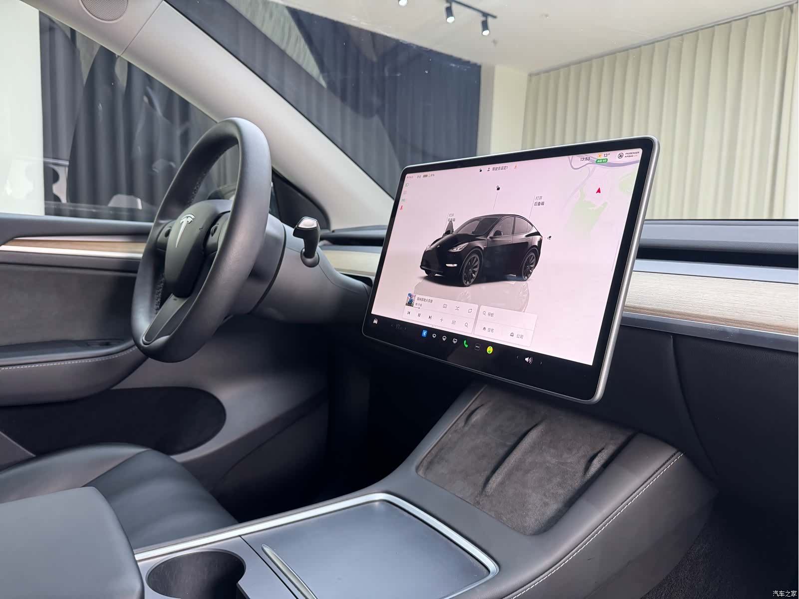 Tesla Model Y, 2022 32