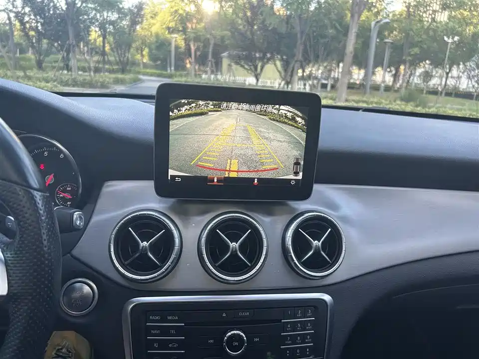 Mercedes-Benz CLA Mercedes-Benz CLA