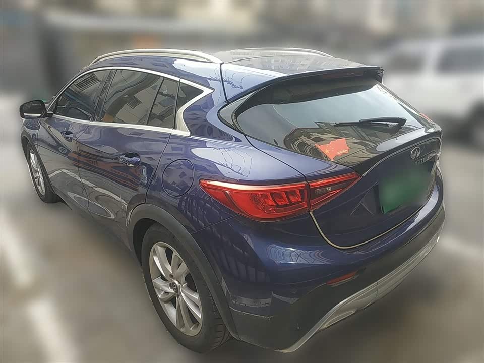 Infiniti QX30