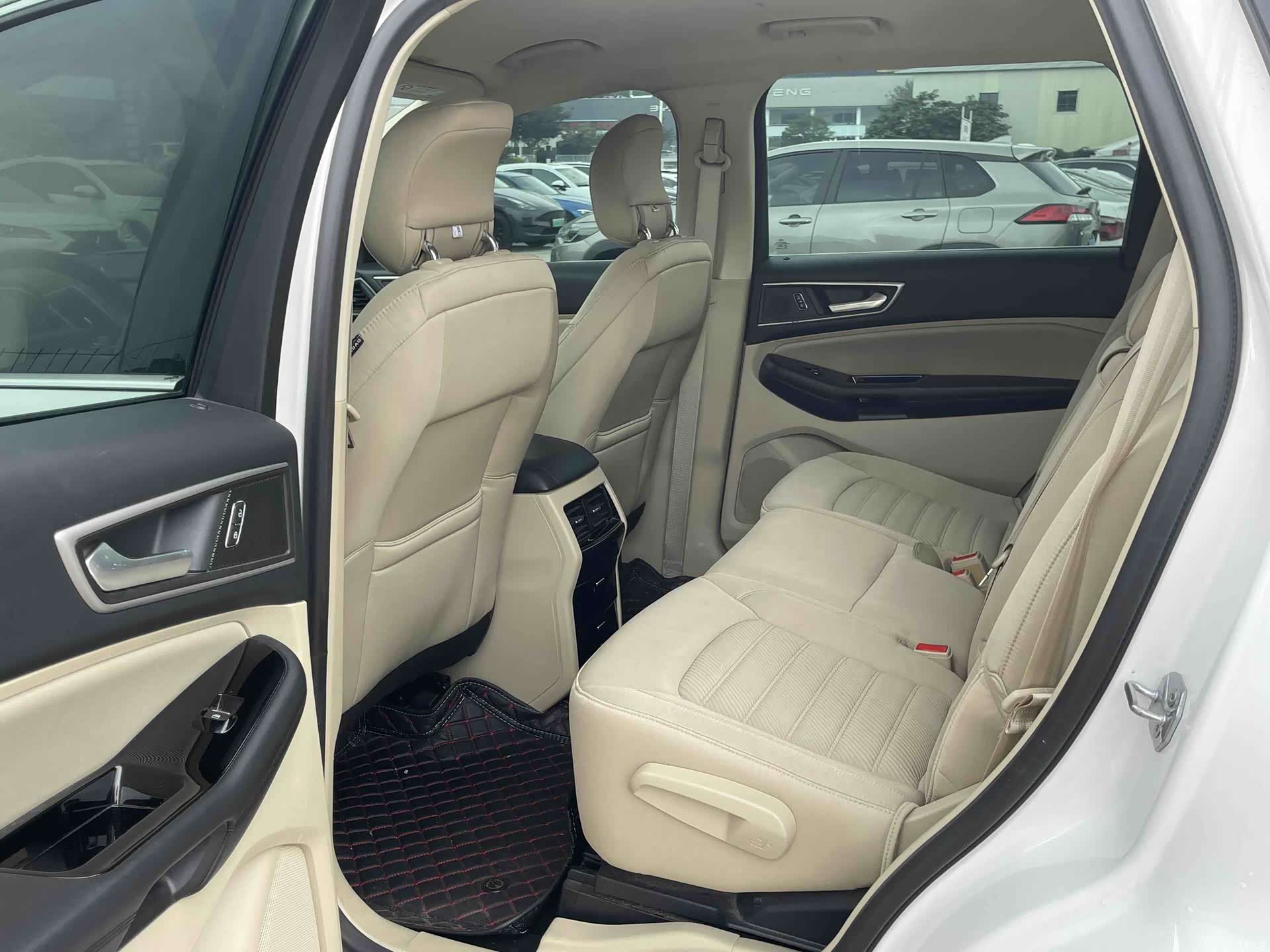 Ford Edge, 2019 10