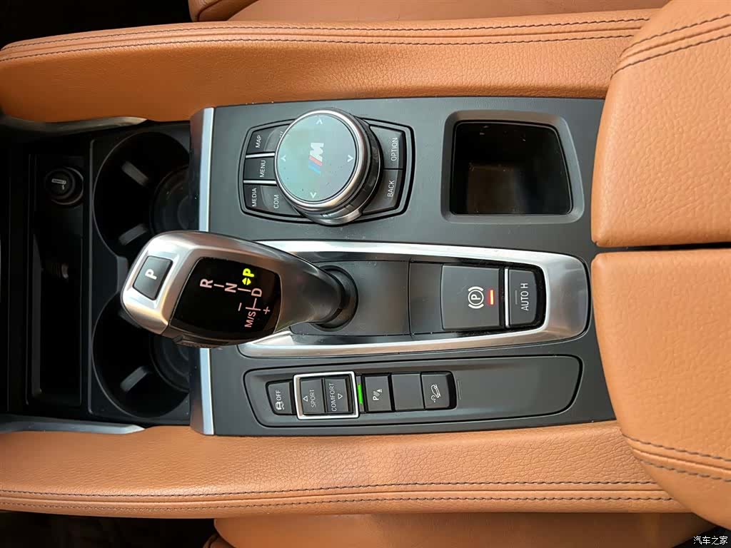 BMW X6, 2018 11