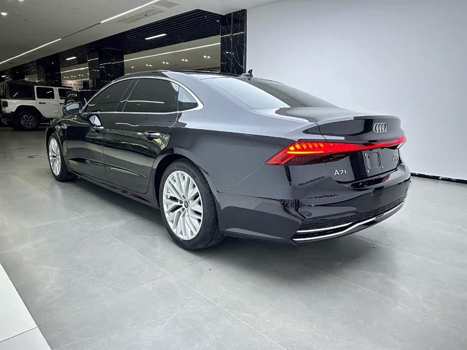 Audi A7L