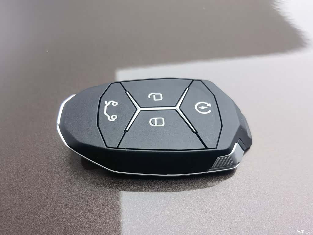 Lynk & Co 01, 2018 19