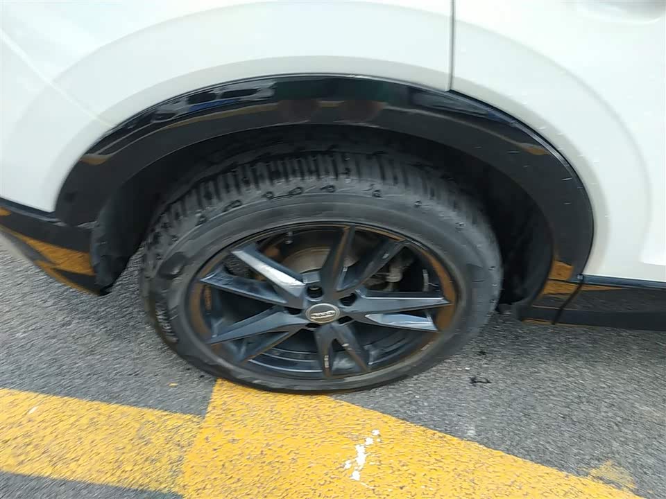 Audi Q2L Audi Q2L