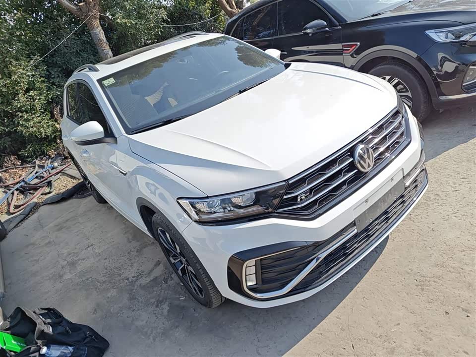 Volkswagen T-ROC exploring Songs