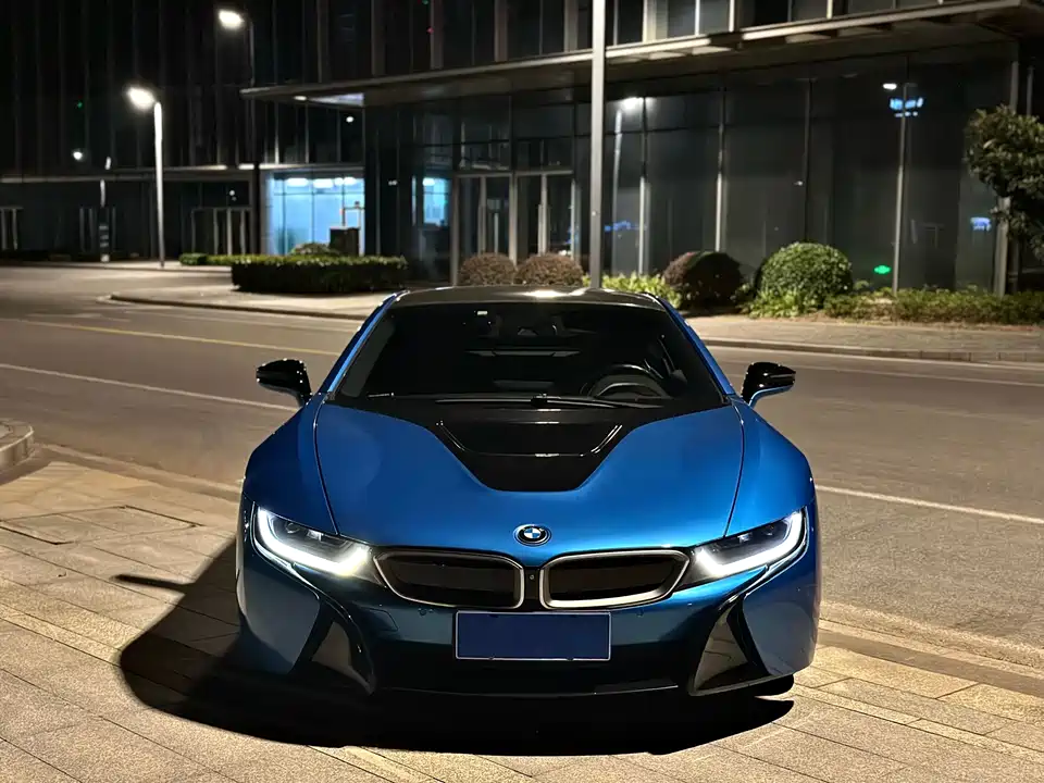 BMW i8