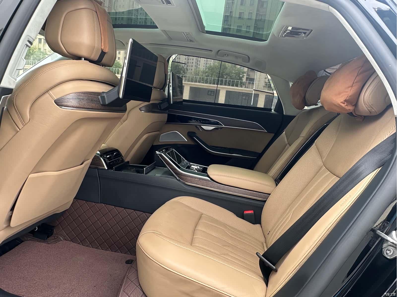 Audi A8L, 2022 12