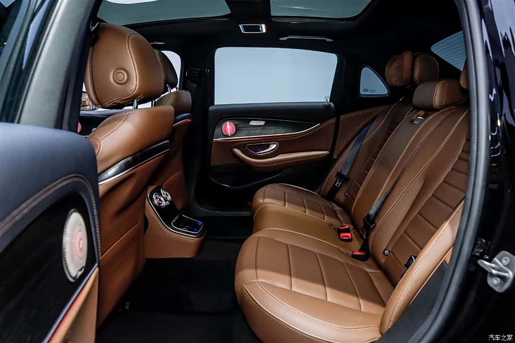 Mercedes-Benz E-Class, 2023 9