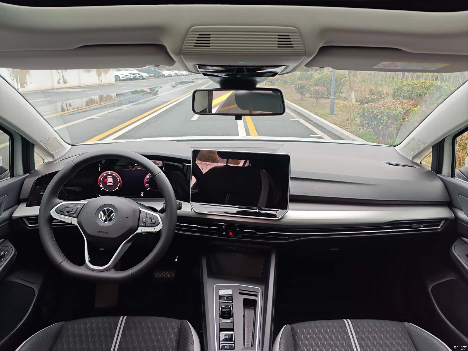 Volkswagen Golf, 2026 все фото