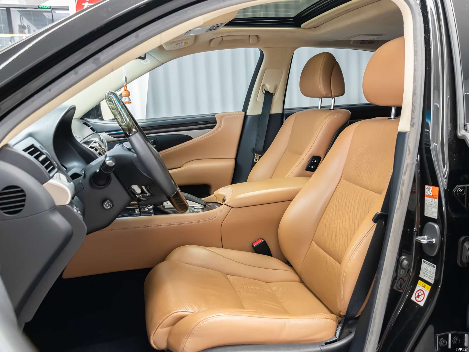 Lexus LS, 2015 7