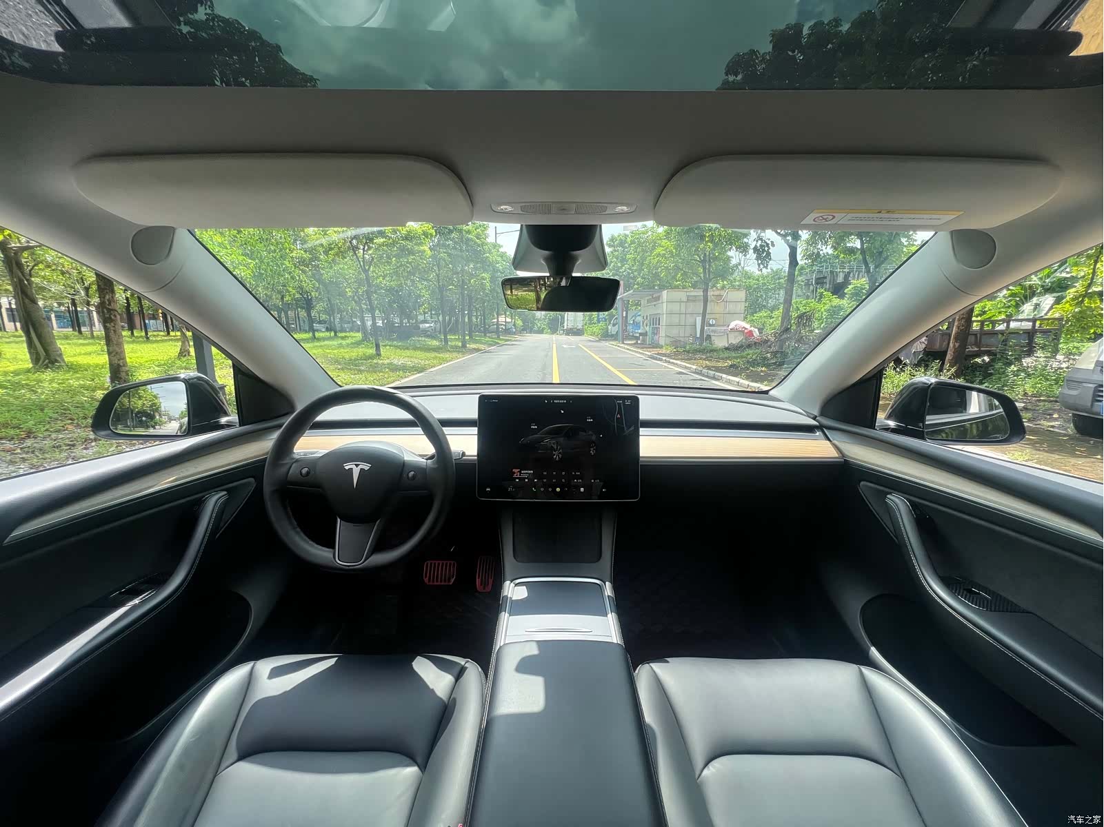 Tesla Model Y, 2022 все фото
